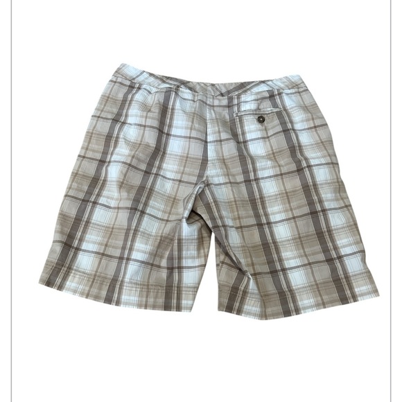 IZOD women’s Bermuda shorts - Picture 4 of 5